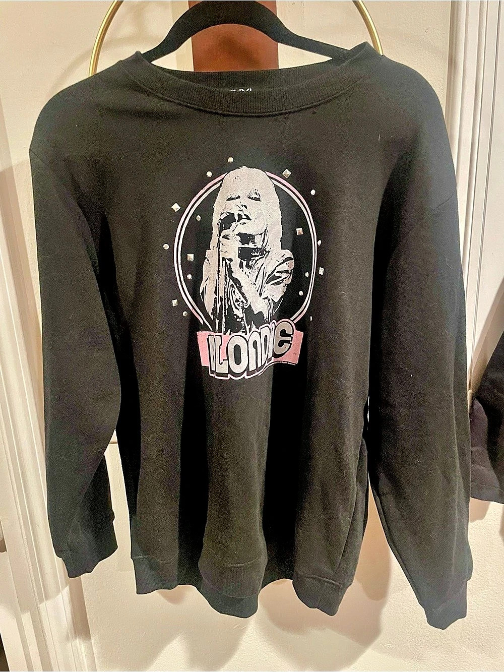 Vinyl Icons Graphic Sweatshirt in Black Size Medium